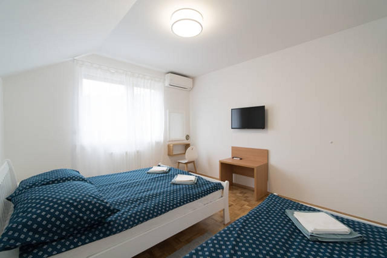Apartment Drustveni Dom II ซาราเยโว ภายนอก รูปภาพ
